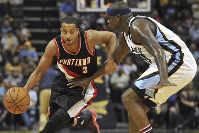 在他的牵制 在他的牵制